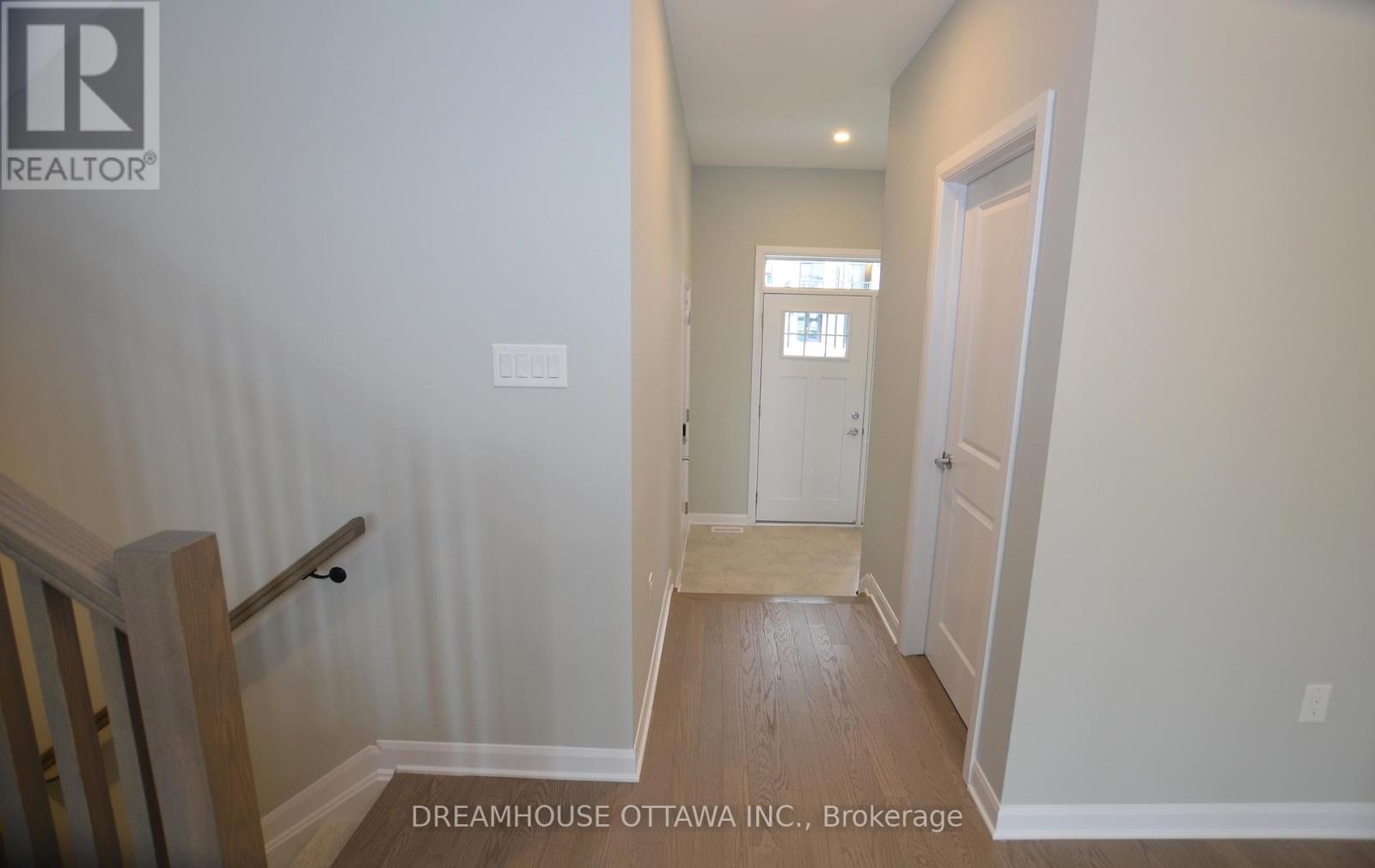 326 Gisborne Place, Ottawa, Ontario  K2K 1X7 - Photo 2 - X13014234