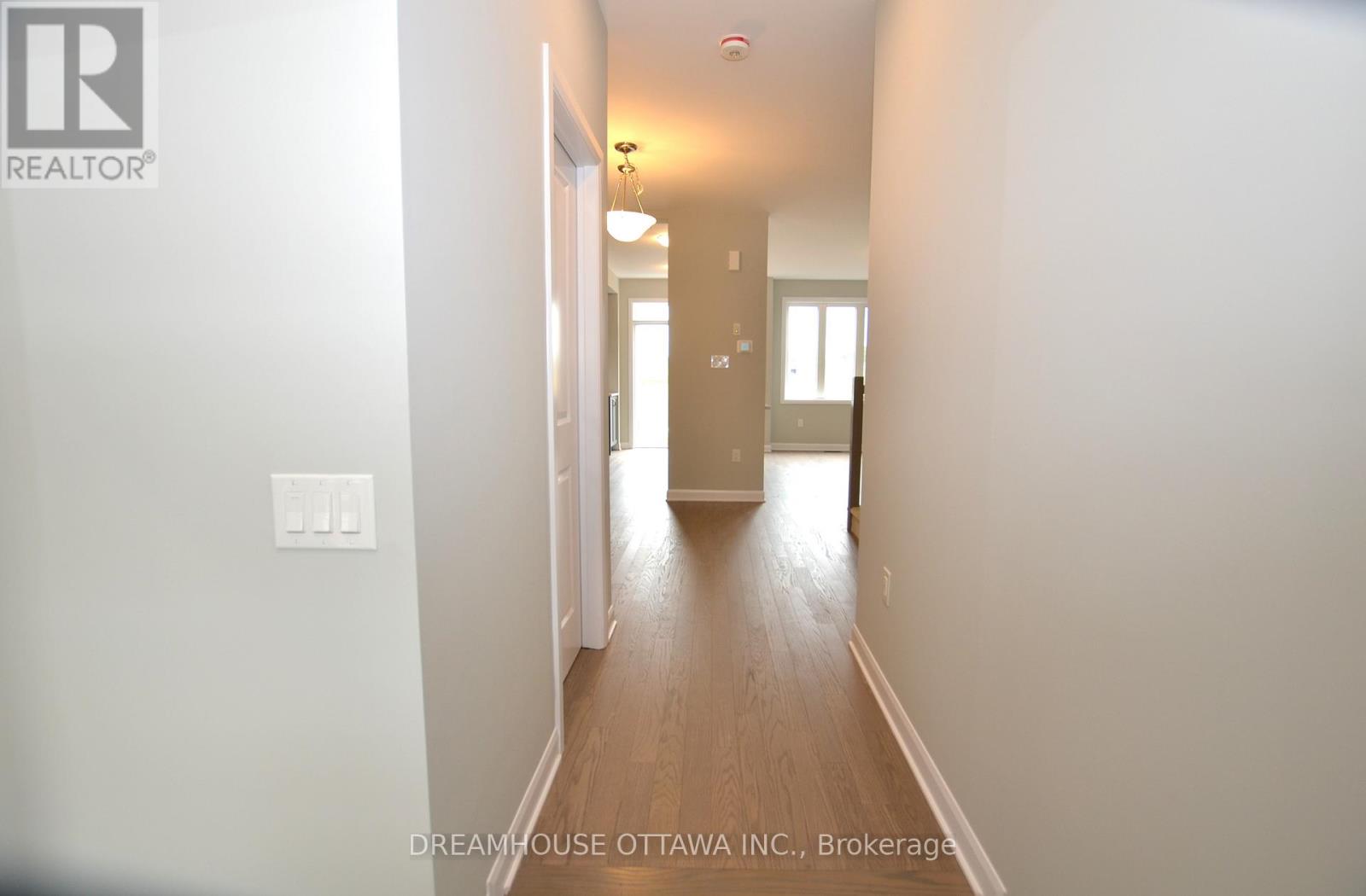 326 Gisborne Place, Ottawa, Ontario  K2K 1X7 - Photo 3 - X13014234