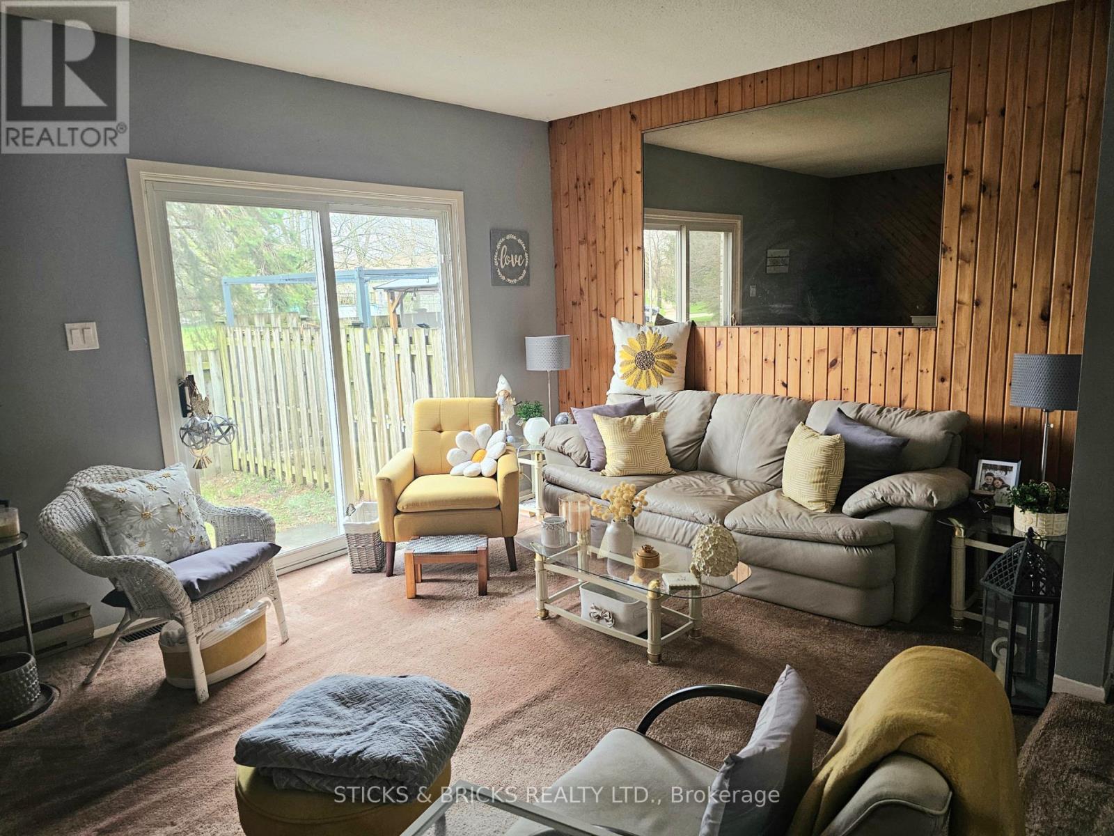 1 - 5815 Swayze Drive, Niagara Falls, Ontario  L2J 3W3 - Photo 5 - X13014140