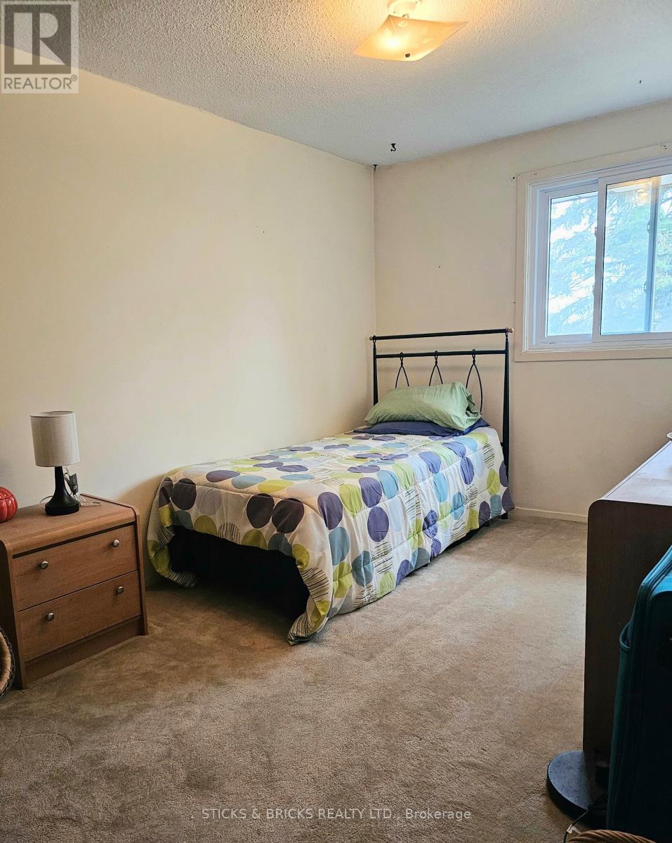 1 - 5815 Swayze Drive, Niagara Falls, Ontario  L2J 3W3 - Photo 9 - X13014140