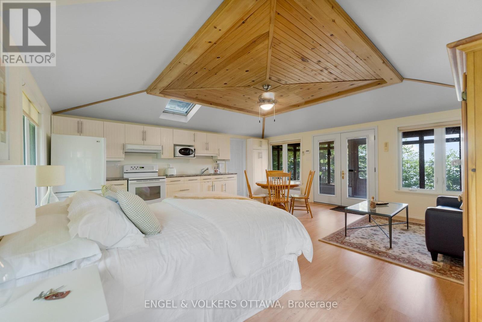 541 Morglan Lane, Greater Madawaska, Ontario  K0J 1H0 - Photo 33 - X12230603