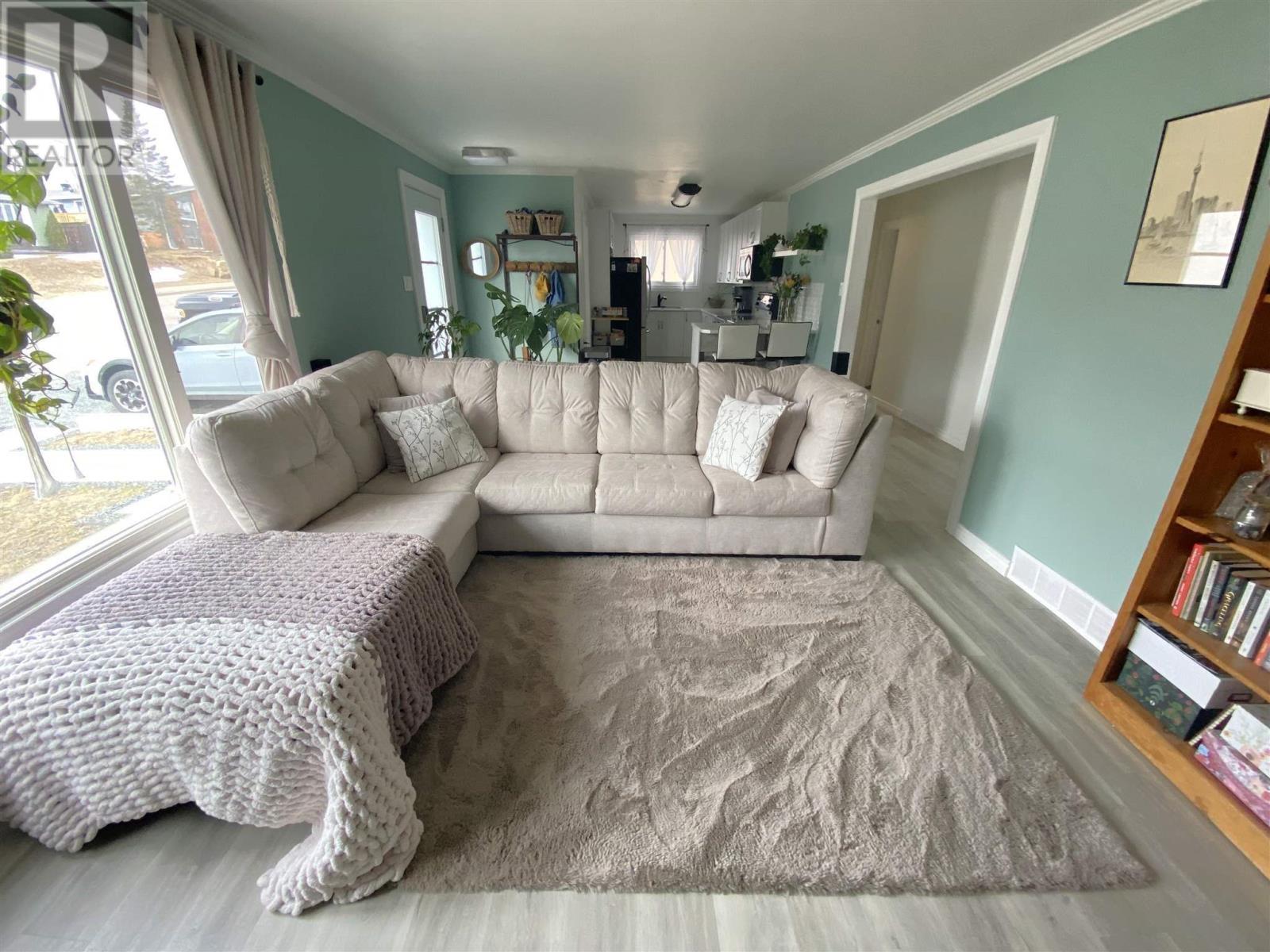 52 Hutchison Ave, Elliot Lake, Ontario  P5A 1W5 - Photo 9 - SM260345