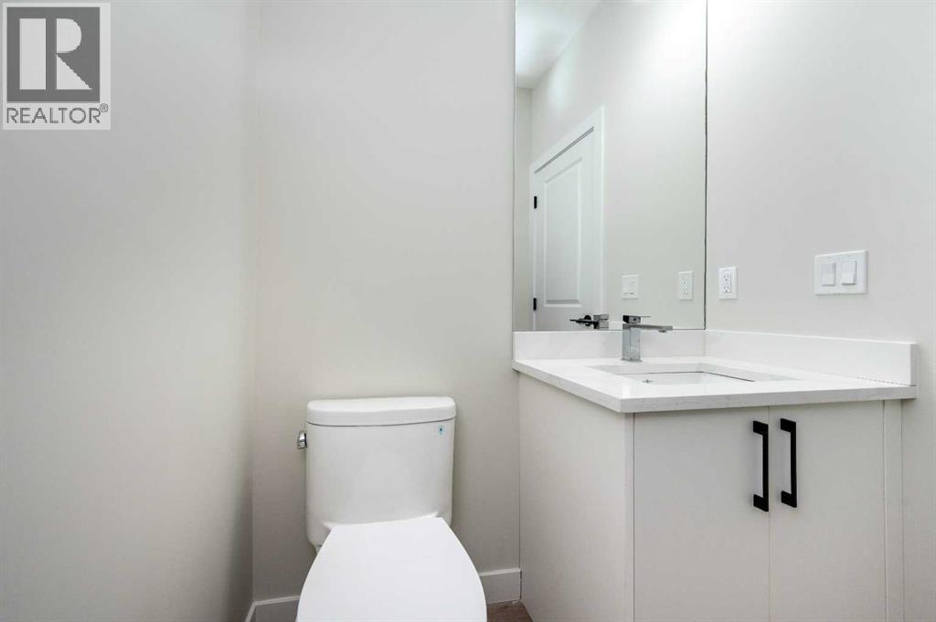 84 Waterford Manor, Chestermere, Alberta  T1X 2T9 - Photo 10 - A2302935