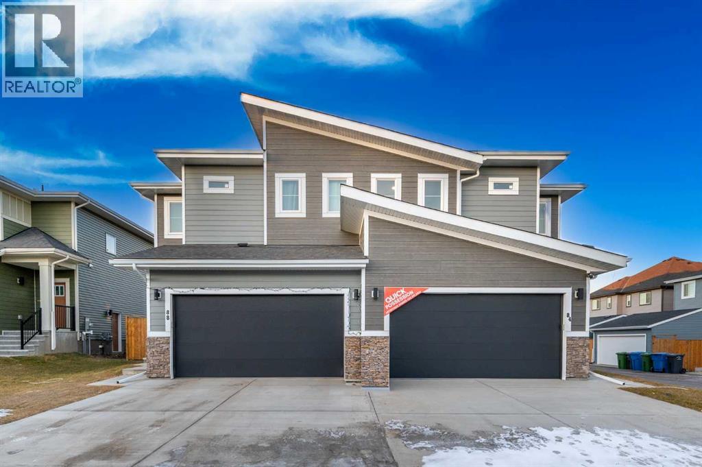 84 Waterford Manor, Chestermere, Alberta  T1X 2T9 - Photo 2 - A2302935