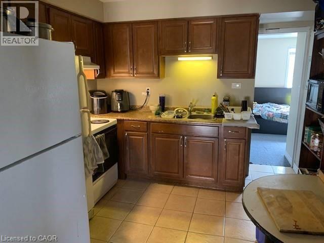 65 Cardill Crescent Unit# A, Waterloo, Ontario  N2L 3Y7 - Photo 4 - 40819314