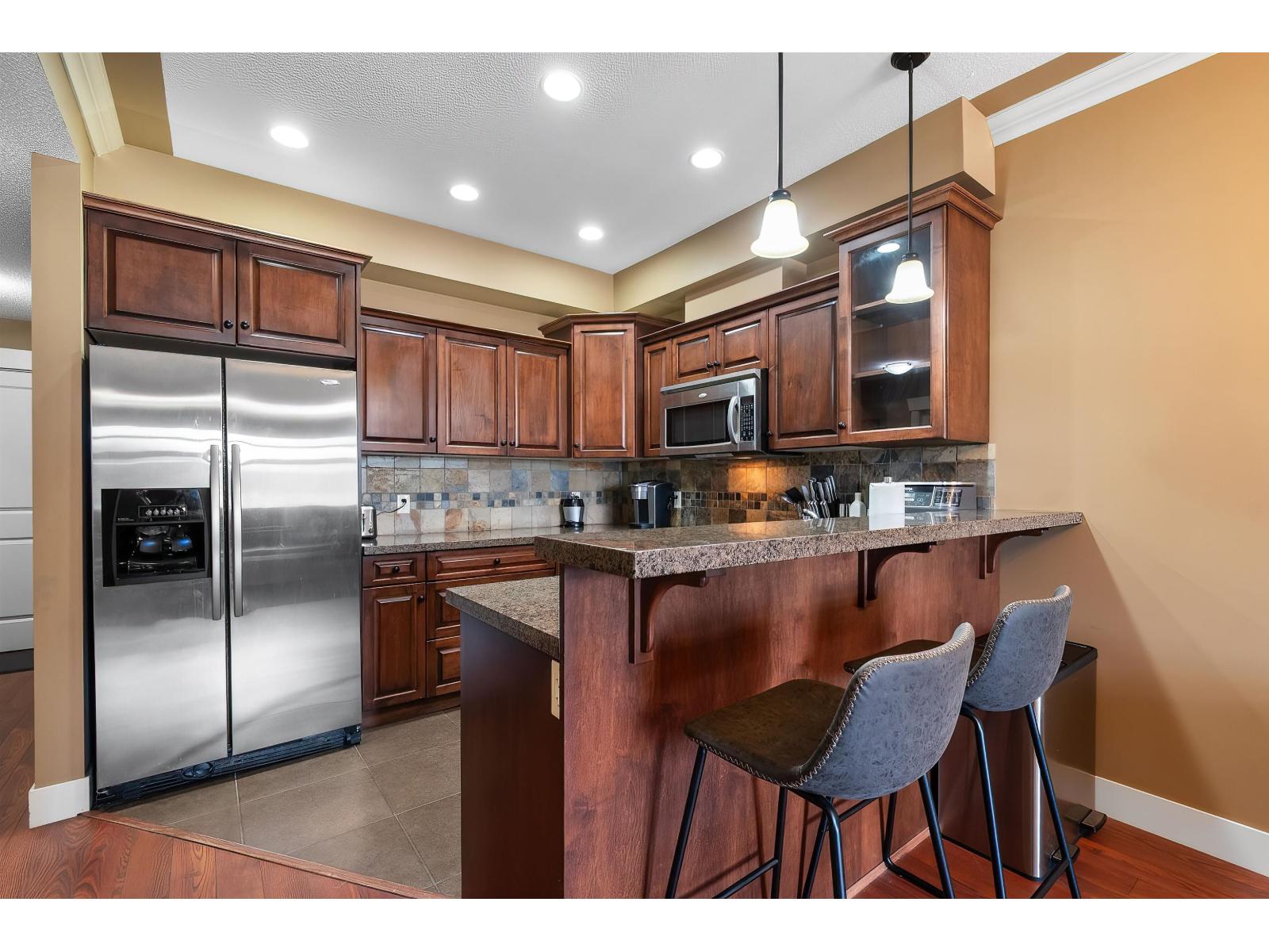 207 45893 Chesterfield Avenue, Chilliwack Downtown, Chilliwack, British Columbia  V2P 1M5 - Photo 5 - R3111424