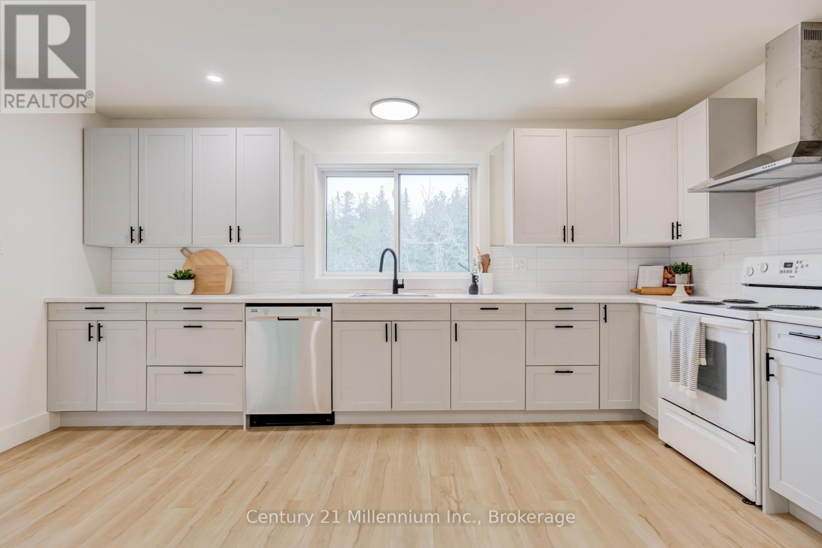 12 Nicholas Street, Northern Bruce Peninsula, Ontario  N0H 2G0 - Photo 10 - X13014048