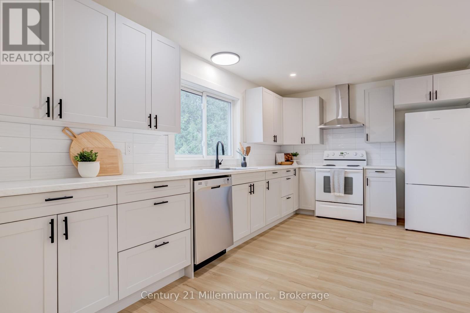 12 Nicholas Street, Northern Bruce Peninsula, Ontario  N0H 2G0 - Photo 11 - X13014048