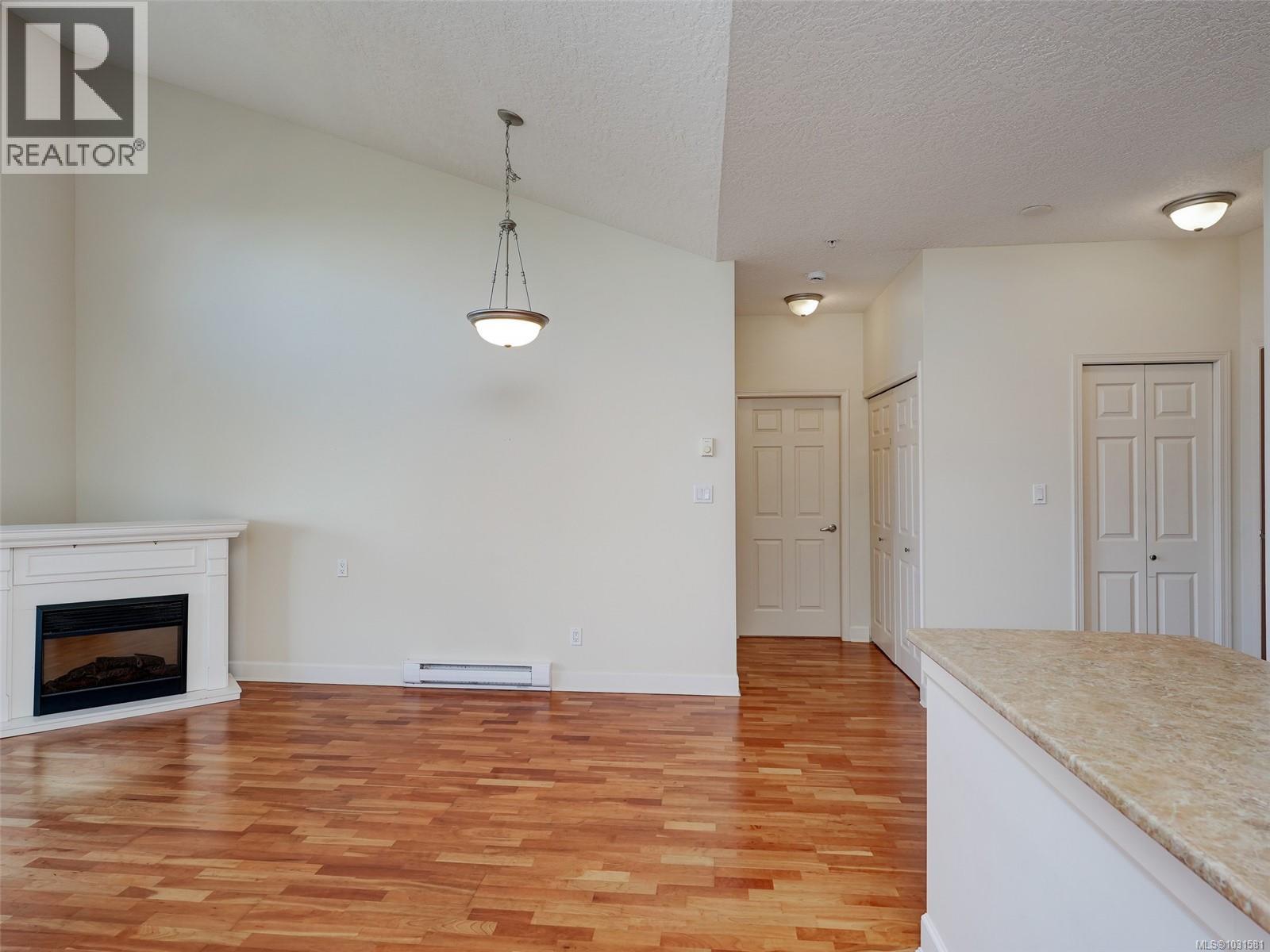 406 1156 Colville Rd, Esquimalt, British Columbia  V9A 4P7 - Photo 12 - 1031581