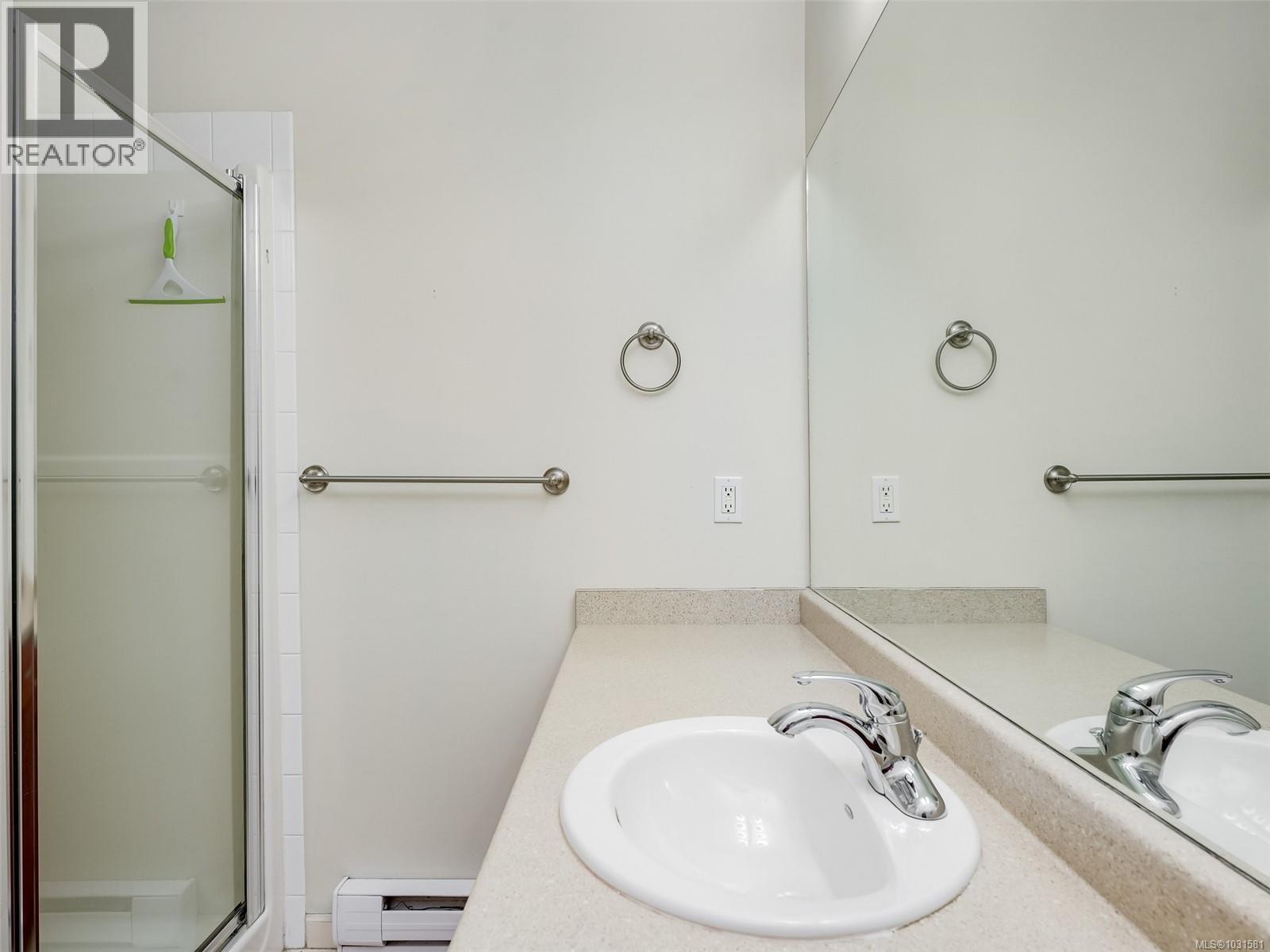 406 1156 Colville Rd, Esquimalt, British Columbia  V9A 4P7 - Photo 21 - 1031581