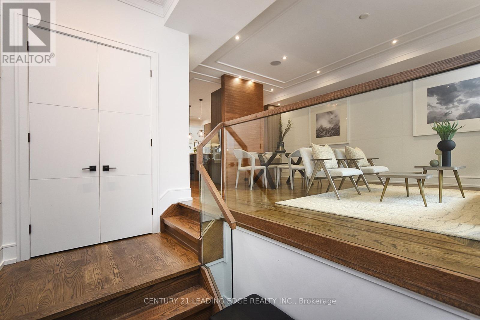 119 Stibbard Avenue, Toronto, Ontario  M4P 2B9 - Photo 4 - C13011698