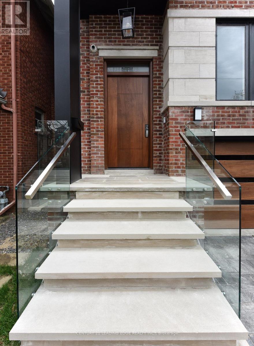 119 Stibbard Avenue, Toronto, Ontario  M4P 2B9 - Photo 3 - C13011698