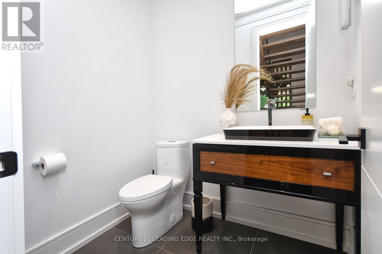 119 Stibbard Avenue, Toronto, Ontario  M4P 2B9 - Photo 8 - C13011698