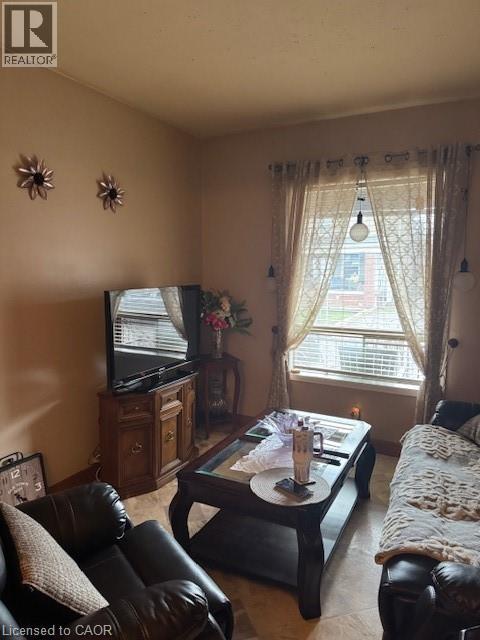 1 Somerset Avenue, Hamilton, Ontario  L8L 2L4 - Photo 2 - 40821175