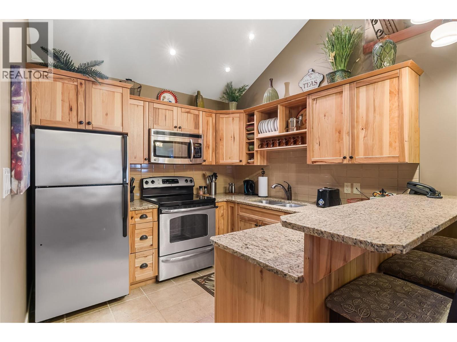 16321 Woolgar Road Unit# 10, Crawford Bay, British Columbia  V0B 1E0 - Photo 7 - 10383626