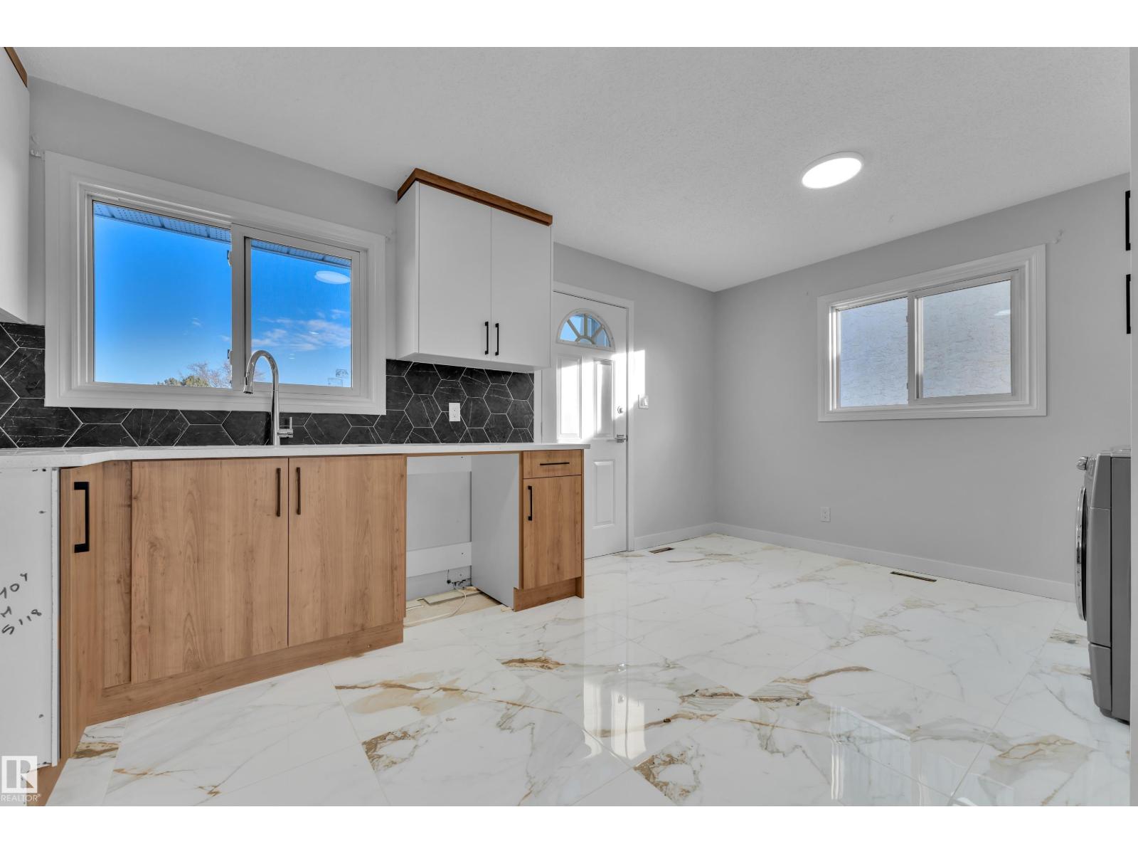 5118 17a Ave Nw, Edmonton, Alberta  T6L 1A6 - Photo 27 - E4482934