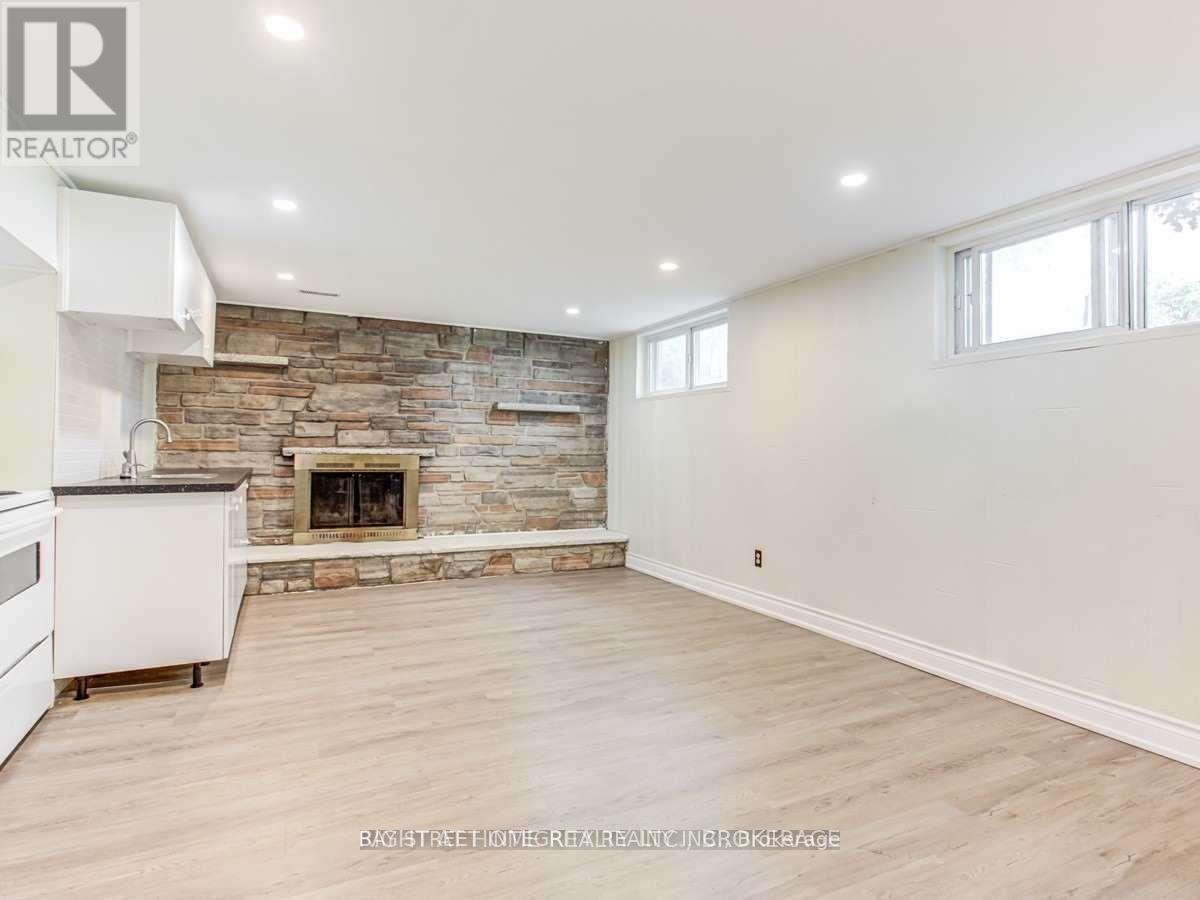 389 Becker Road, Richmond Hill, Ontario  L4C 2S3 - Photo 10 - N13014104