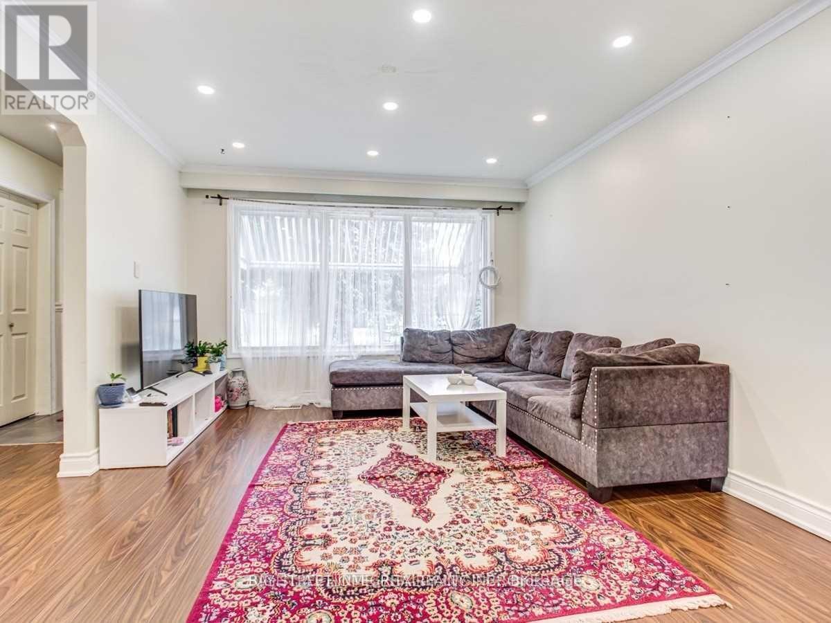 389 Becker Road, Richmond Hill, Ontario  L4C 2S3 - Photo 2 - N13014104