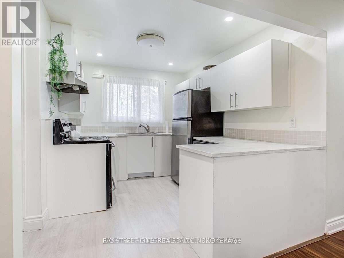 389 Becker Road, Richmond Hill, Ontario  L4C 2S3 - Photo 6 - N13014104