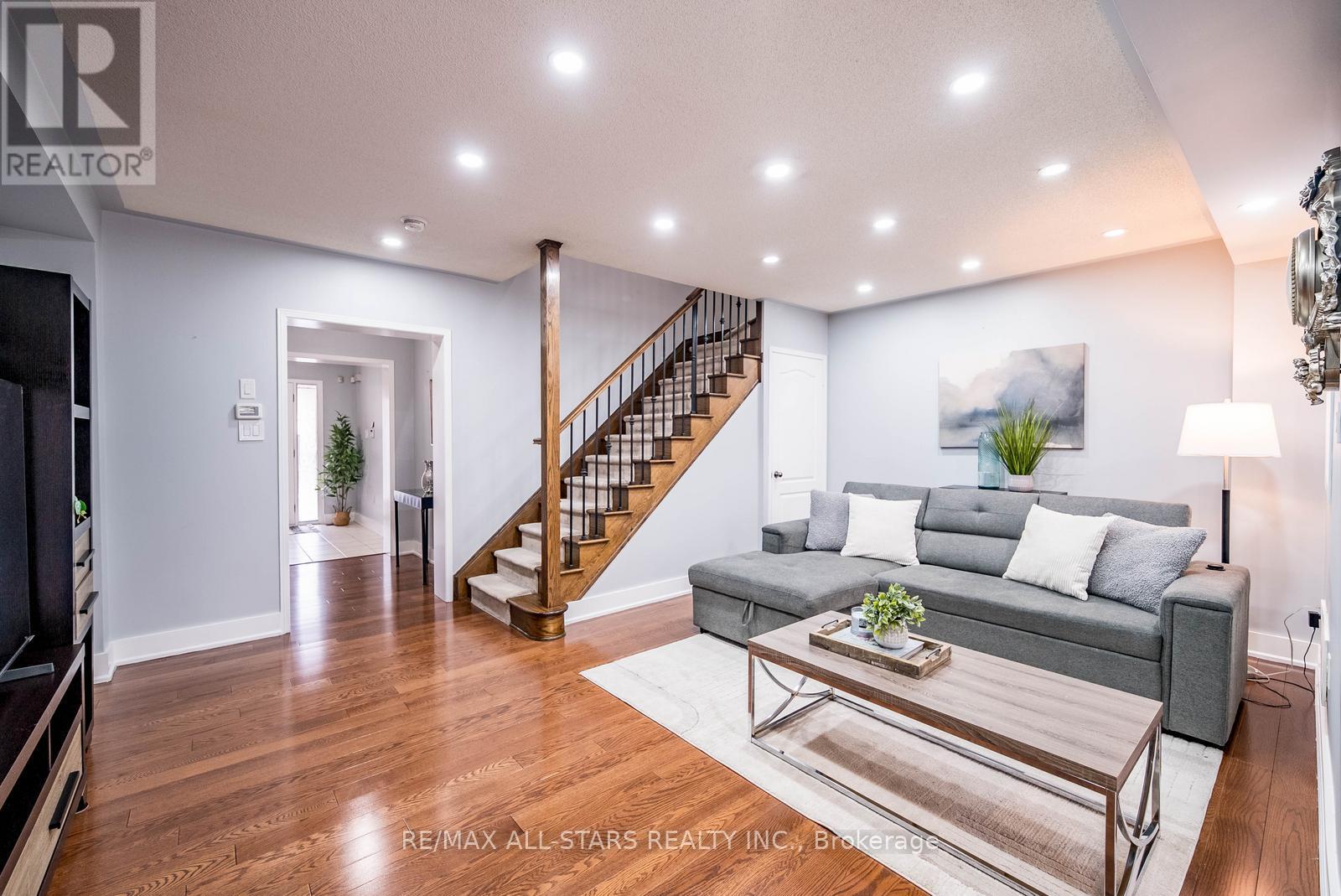 102 John Davis Gate, Whitchurch-Stouffville (Stouffville), Ontario  L4A 0B5 - Photo 6 - N13014106