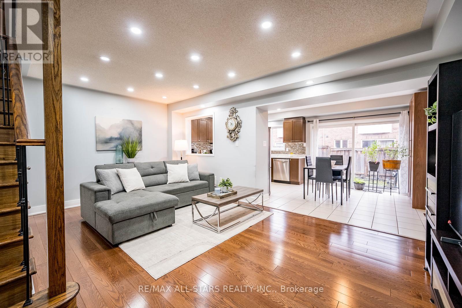 102 John Davis Gate, Whitchurch-Stouffville (Stouffville), Ontario  L4A 0B5 - Photo 7 - N13014106