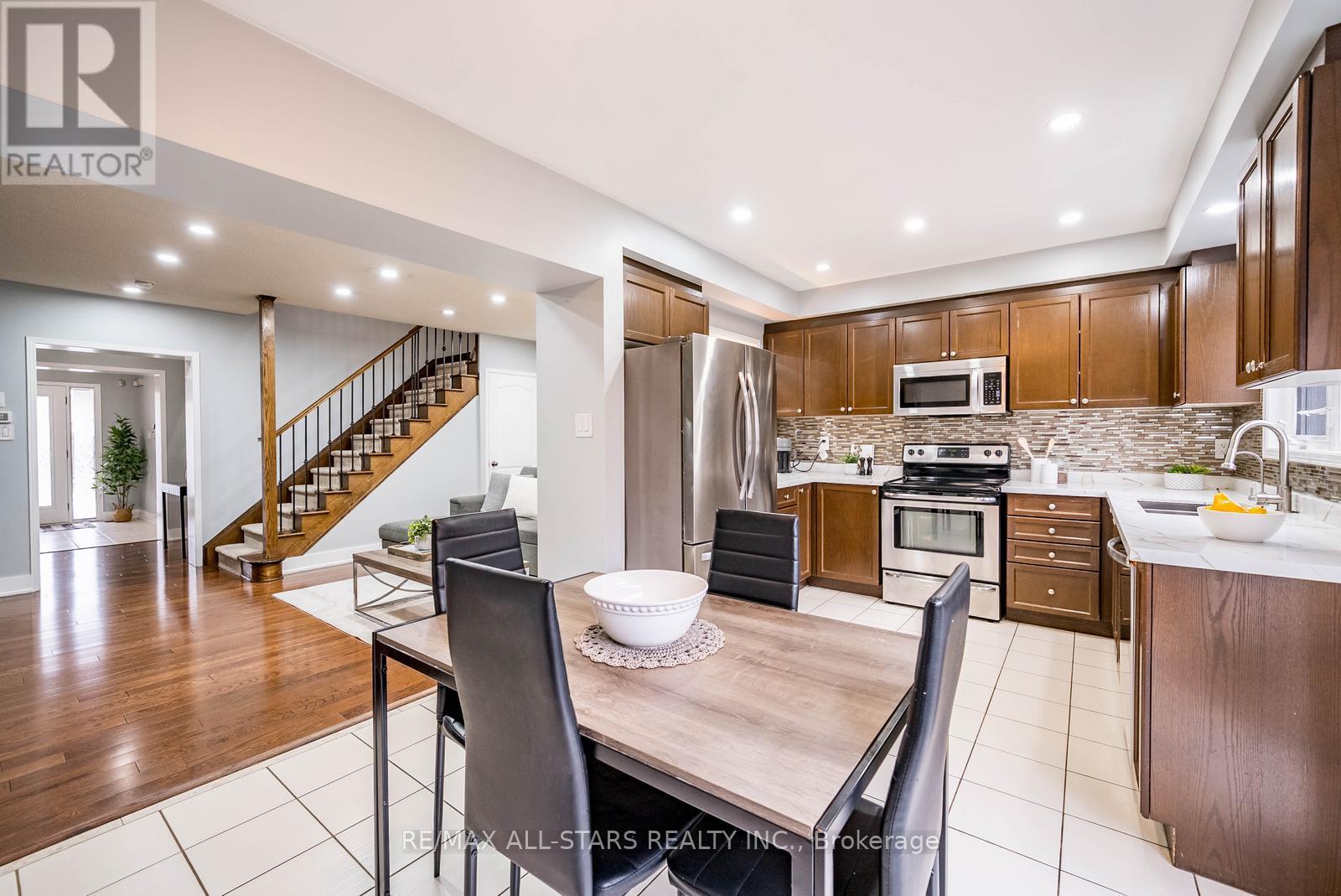 102 John Davis Gate, Whitchurch-Stouffville (Stouffville), Ontario  L4A 0B5 - Photo 9 - N13014106