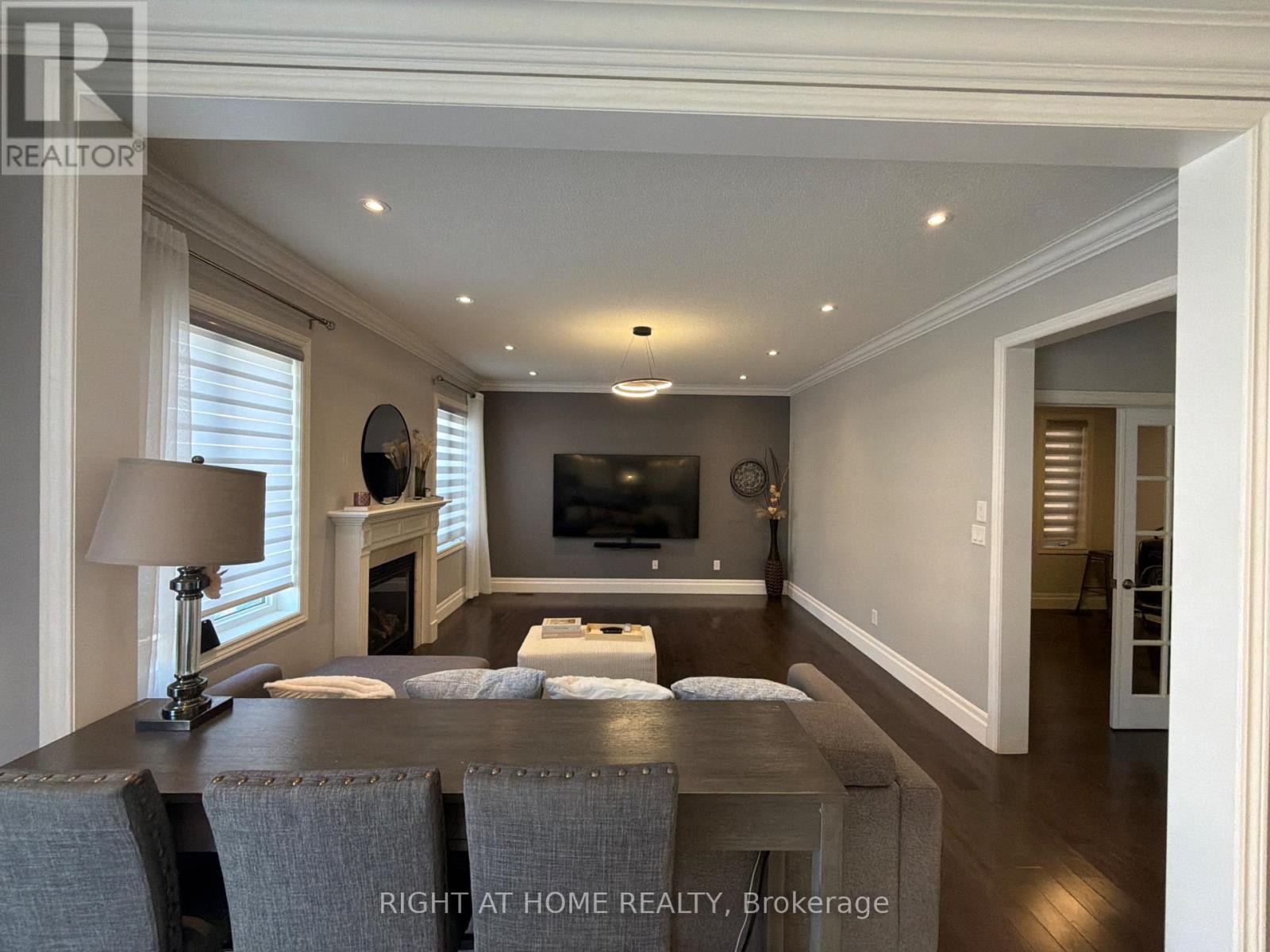 3169 Larry Crescent, Oakville, Ontario  L6M 0T1 - Photo 5 - W13014024