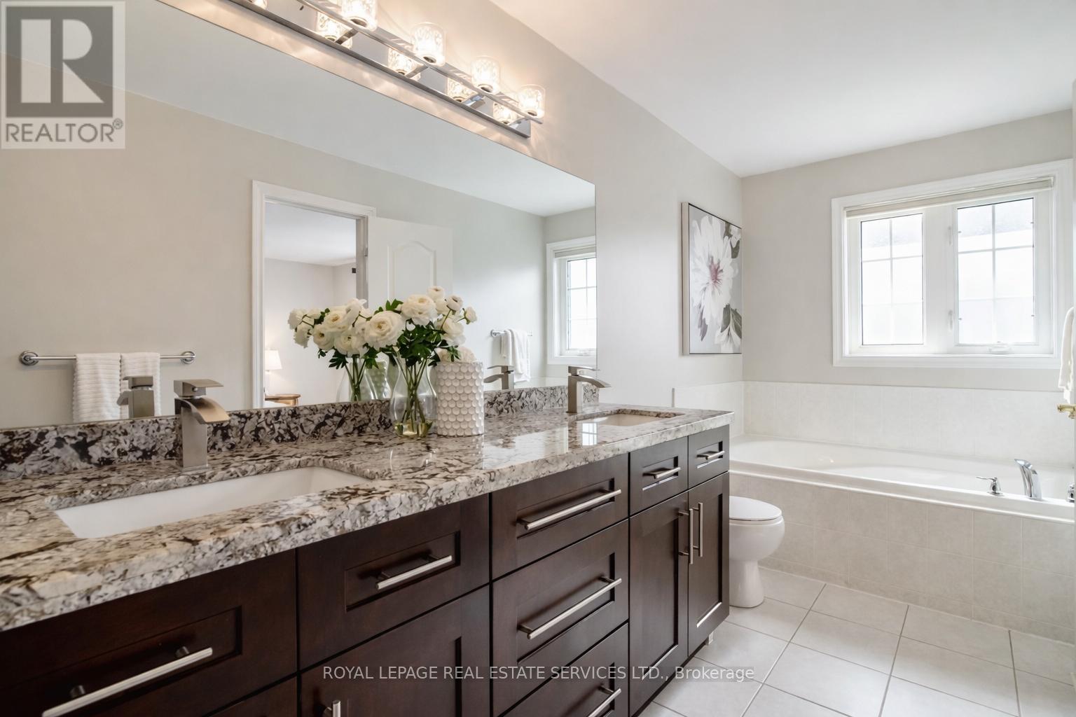 1333 Kestell Boulevard, Oakville, Ontario  L6H 0C8 - Photo 11 - W13014058