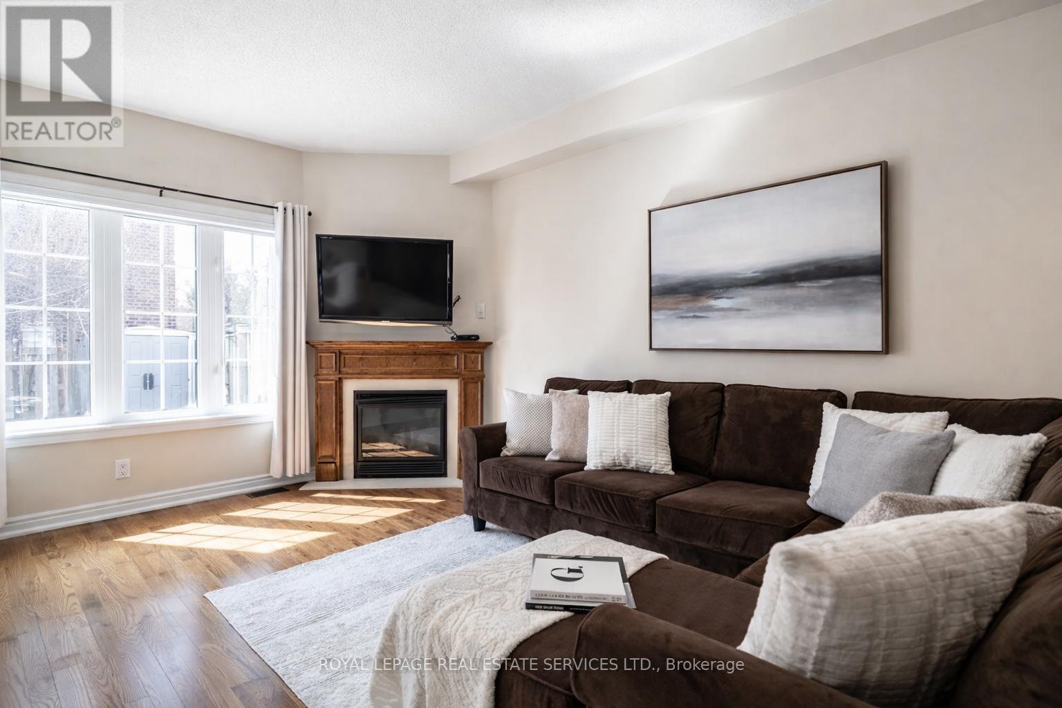 1333 Kestell Boulevard, Oakville, Ontario  L6H 0C8 - Photo 4 - W13014058