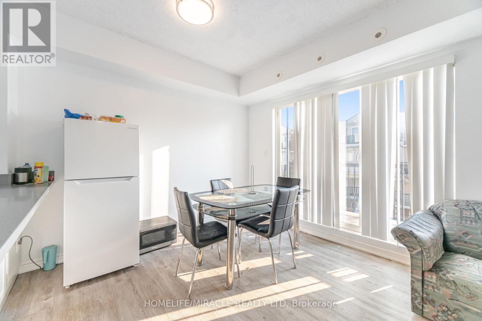 2002 - 3049 Finch Avenue W, Toronto, Ontario  M9M 0A5 - Photo 13 - W13014084