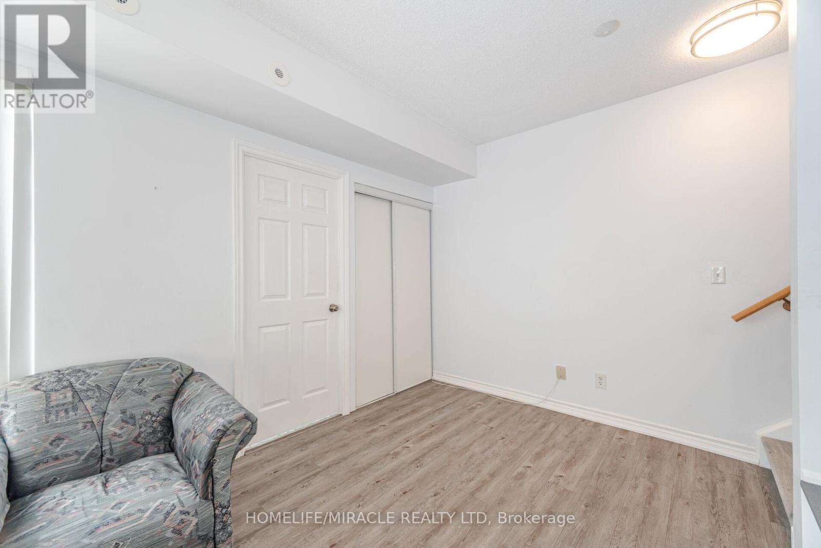 2002 - 3049 Finch Avenue W, Toronto, Ontario  M9M 0A5 - Photo 17 - W13014084