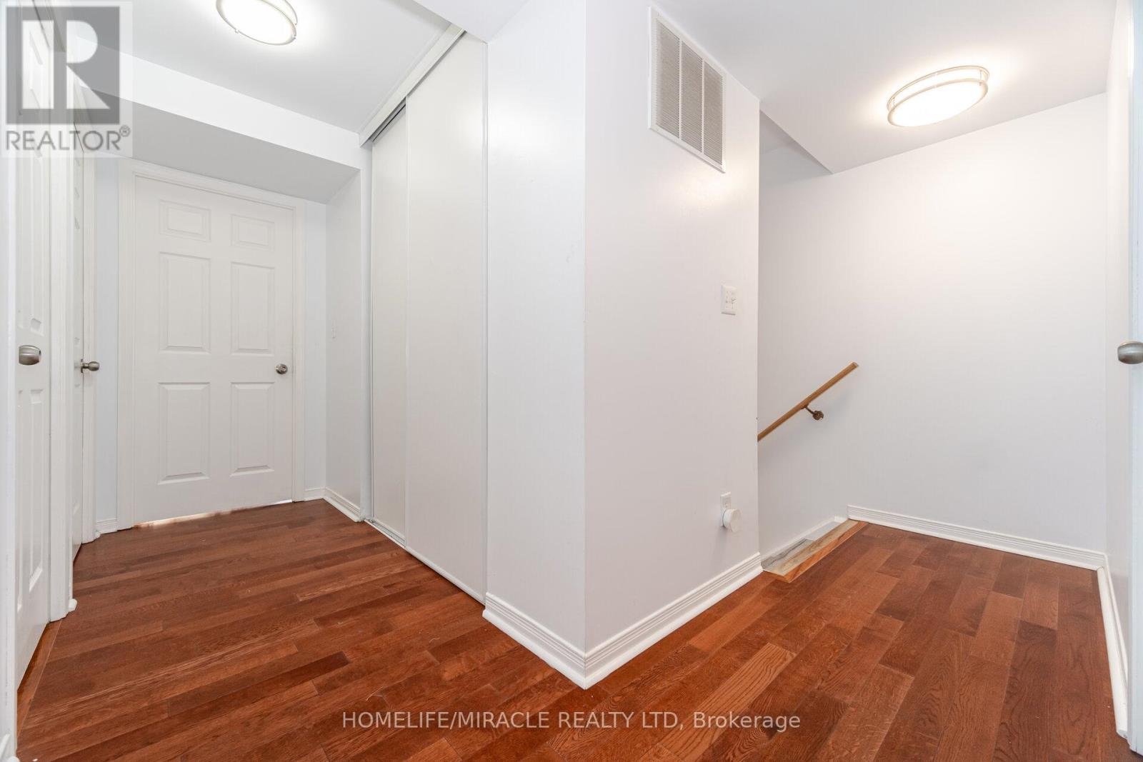 2002 - 3049 Finch Avenue W, Toronto, Ontario  M9M 0A5 - Photo 21 - W13014084