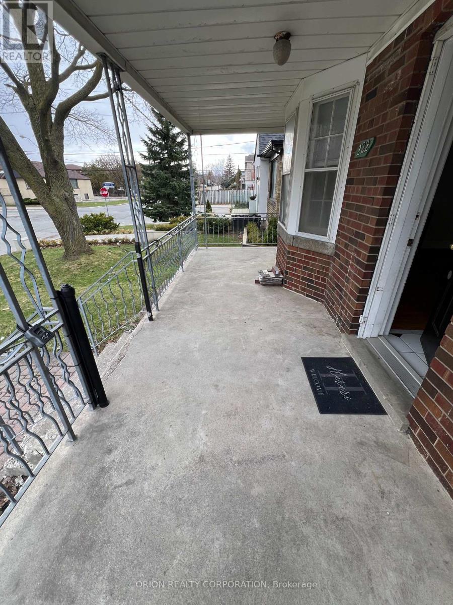 222 Glen Park Avenue, Toronto, Ontario  M6B 2C9 - Photo 3 - W13014090