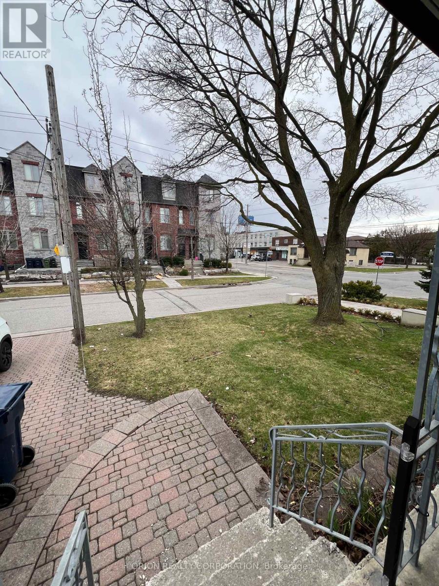 222 Glen Park Avenue, Toronto, Ontario  M6B 2C9 - Photo 4 - W13014090