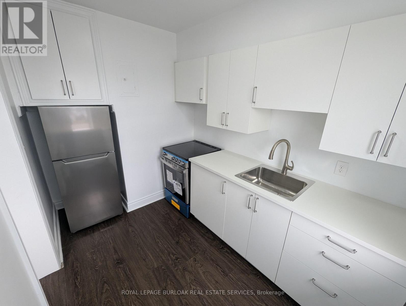 3 - 849 Brant Street, Burlington, Ontario  L7R 2J6 - Photo 5 - W13014138