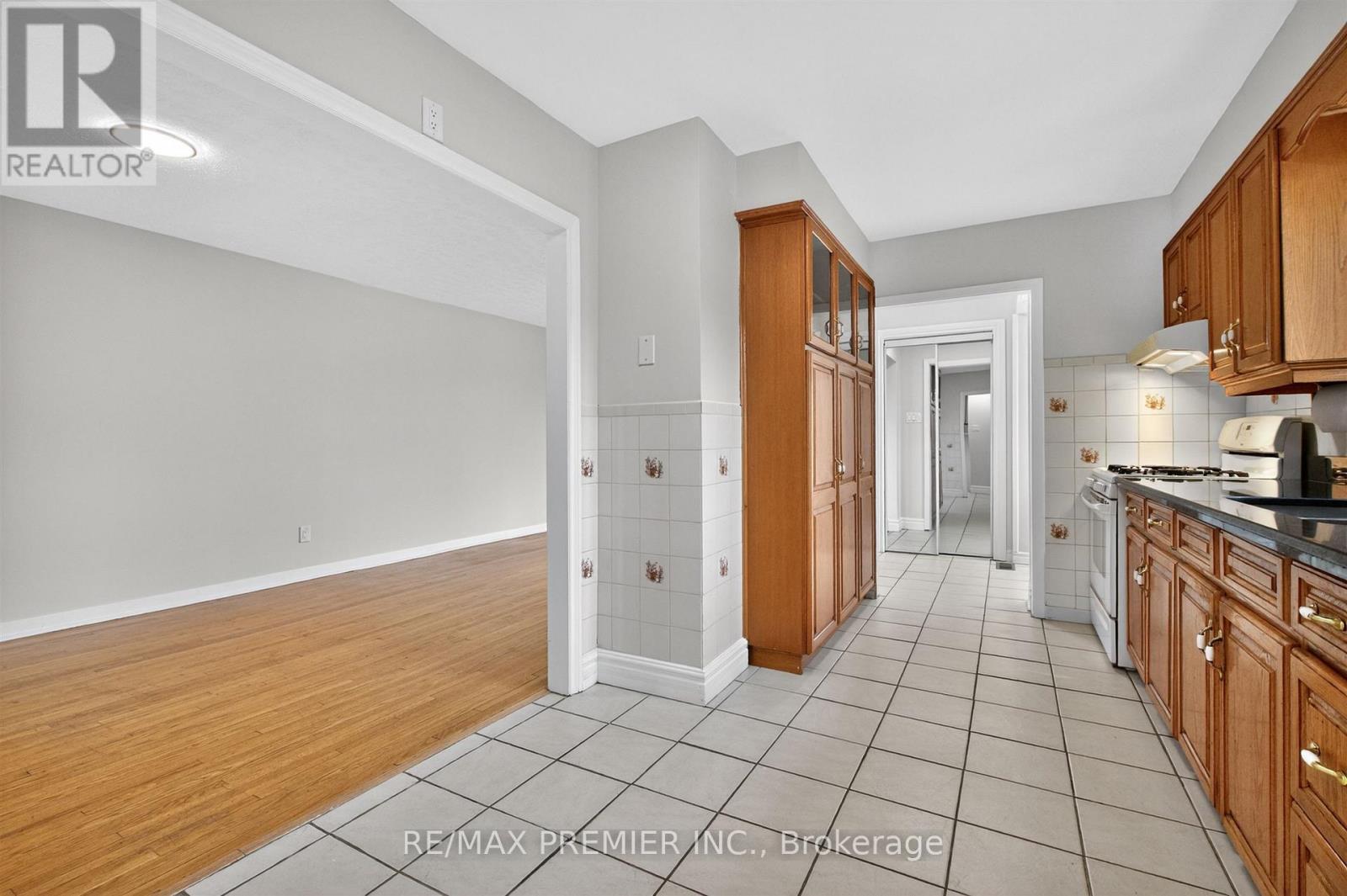 39 Hucknall Road, Toronto, Ontario  M3J 1V7 - Photo 11 - W13014148