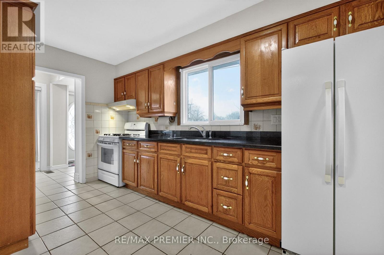 39 Hucknall Road, Toronto, Ontario  M3J 1V7 - Photo 12 - W13014148