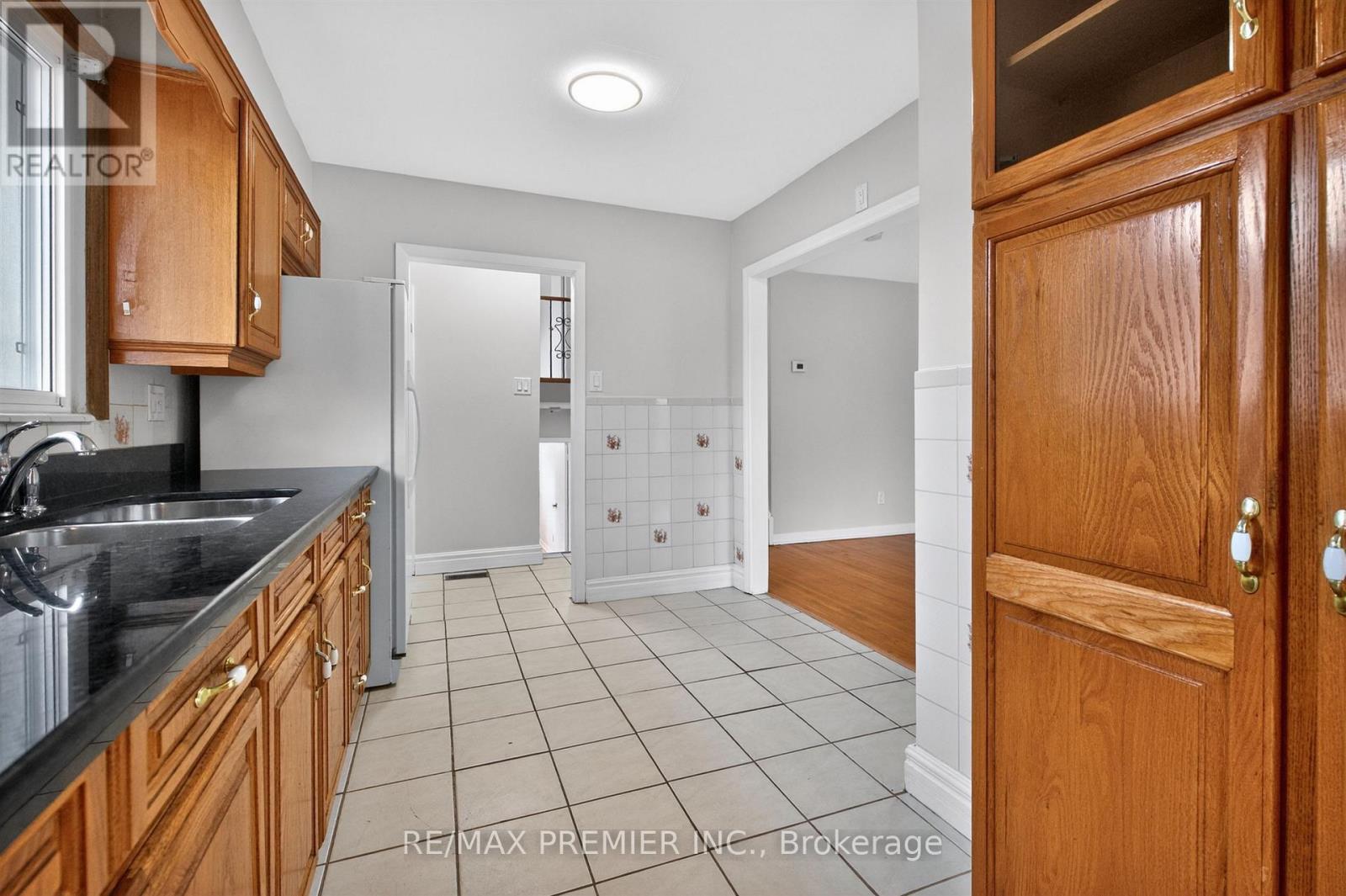 39 Hucknall Road, Toronto, Ontario  M3J 1V7 - Photo 14 - W13014148