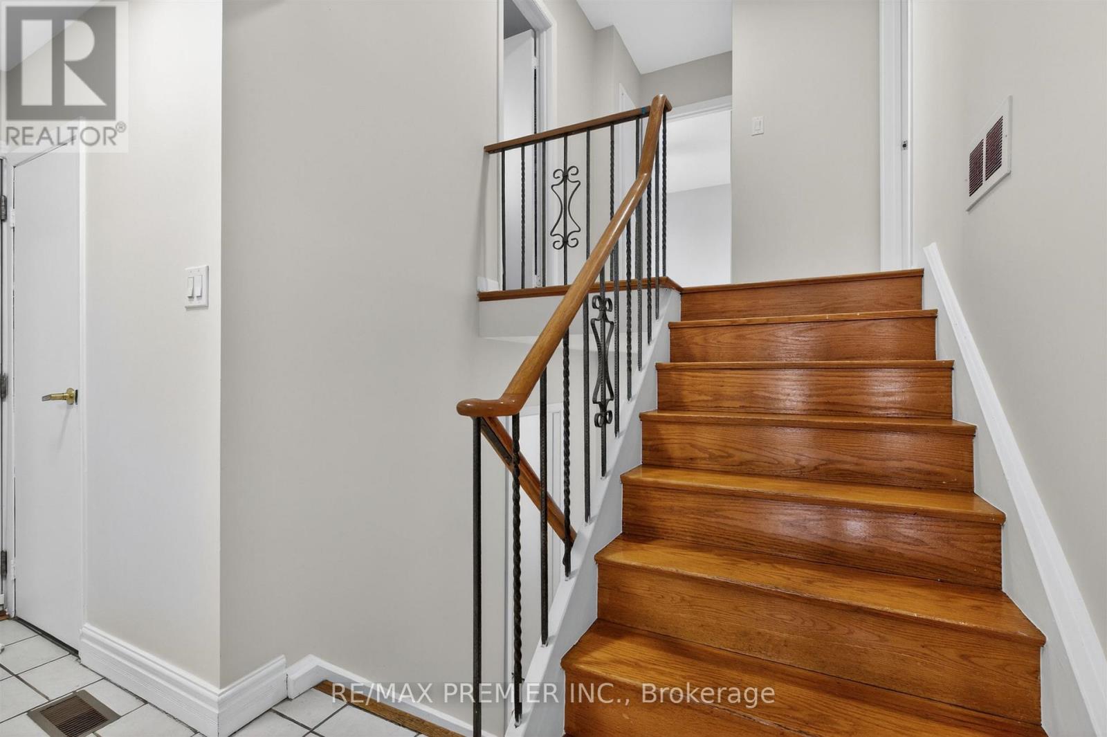 39 Hucknall Road, Toronto, Ontario  M3J 1V7 - Photo 15 - W13014148
