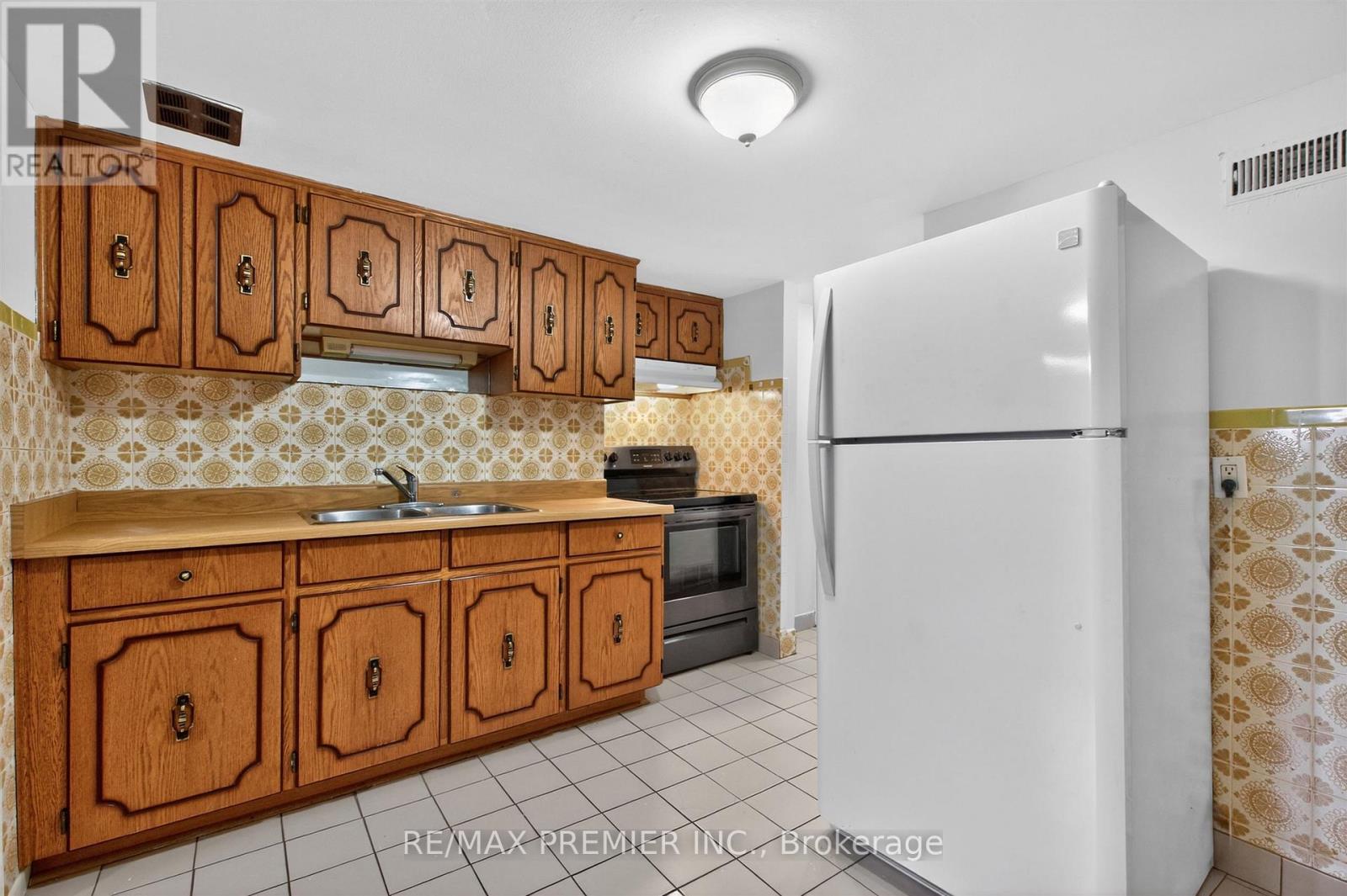 39 Hucknall Road, Toronto, Ontario  M3J 1V7 - Photo 30 - W13014148