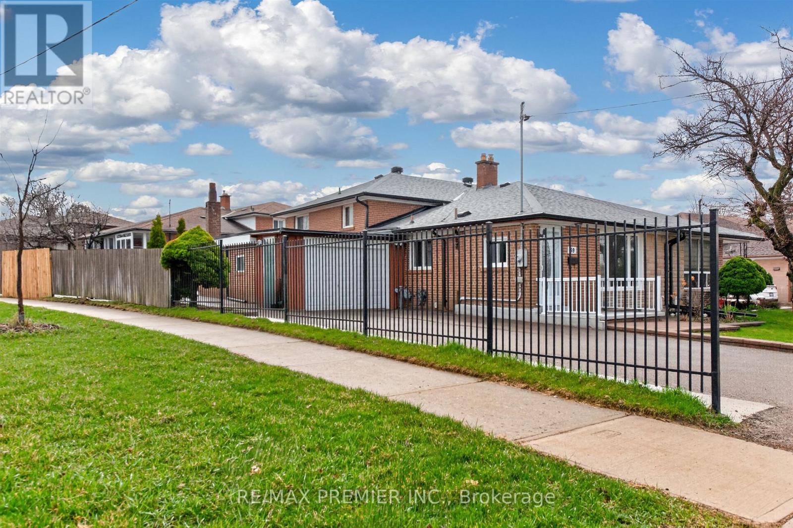 39 Hucknall Road, Toronto, Ontario  M3J 1V7 - Photo 39 - W13014148