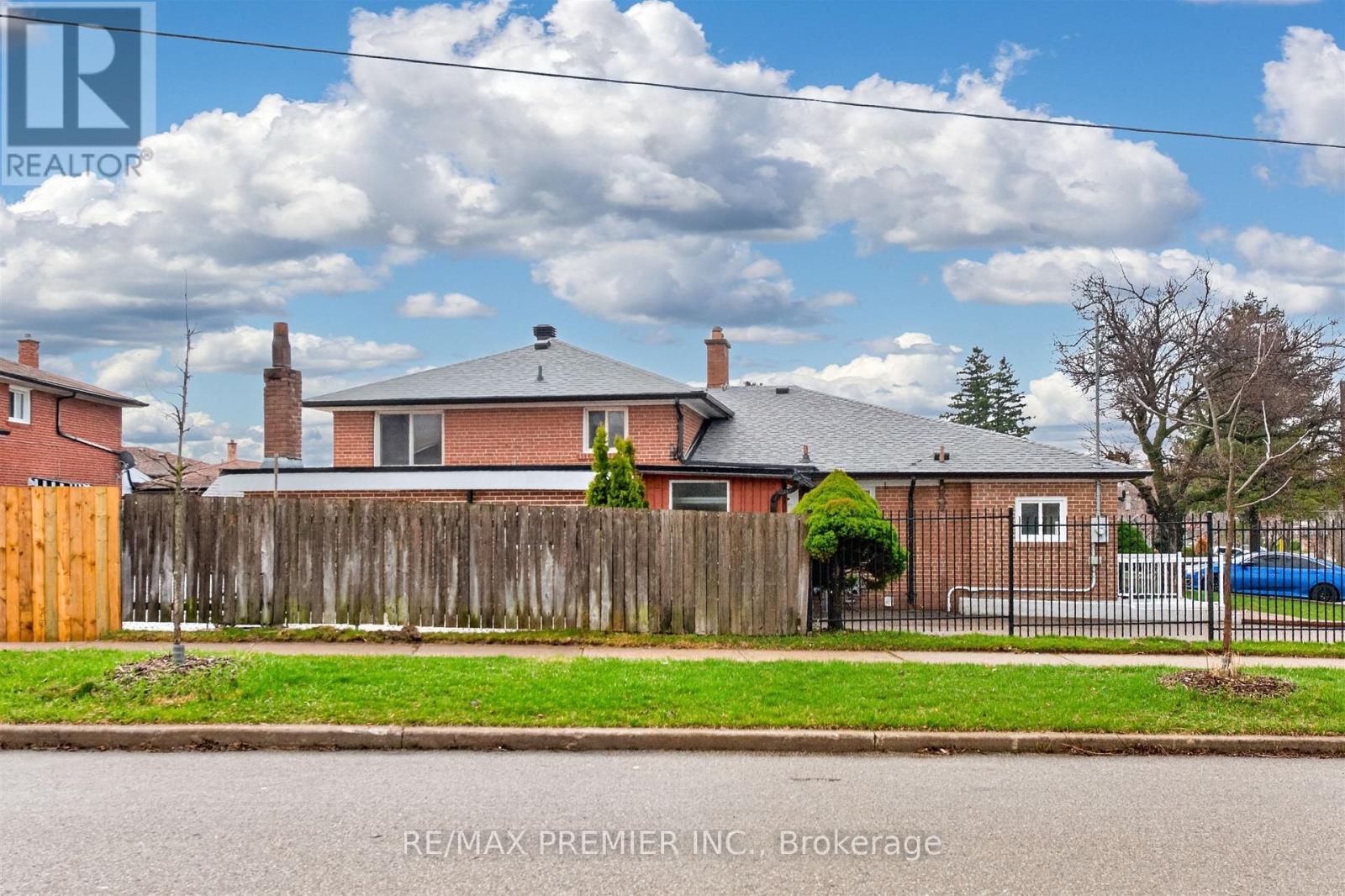 39 Hucknall Road, Toronto, Ontario  M3J 1V7 - Photo 40 - W13014148