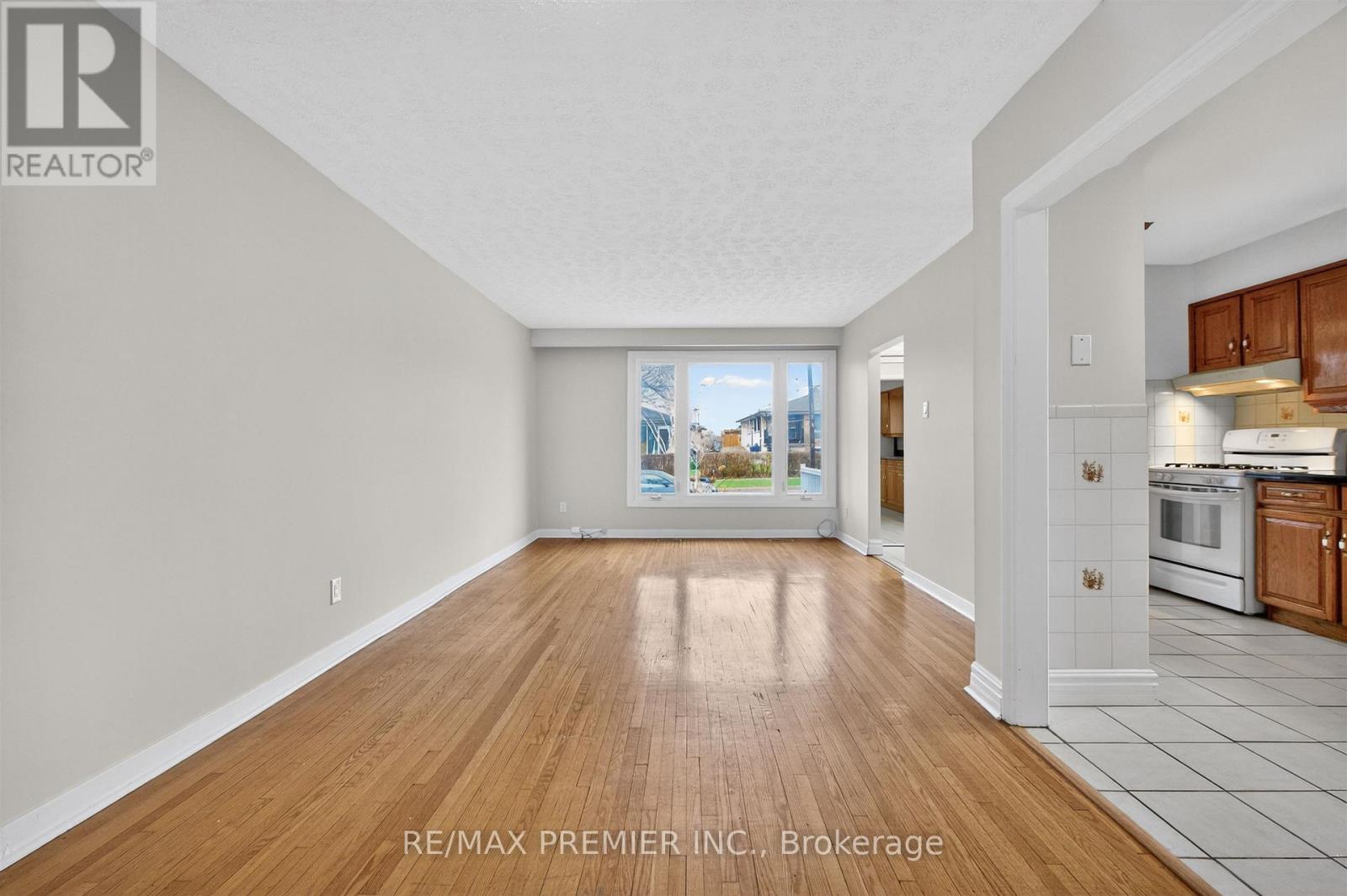 39 Hucknall Road, Toronto, Ontario  M3J 1V7 - Photo 6 - W13014148