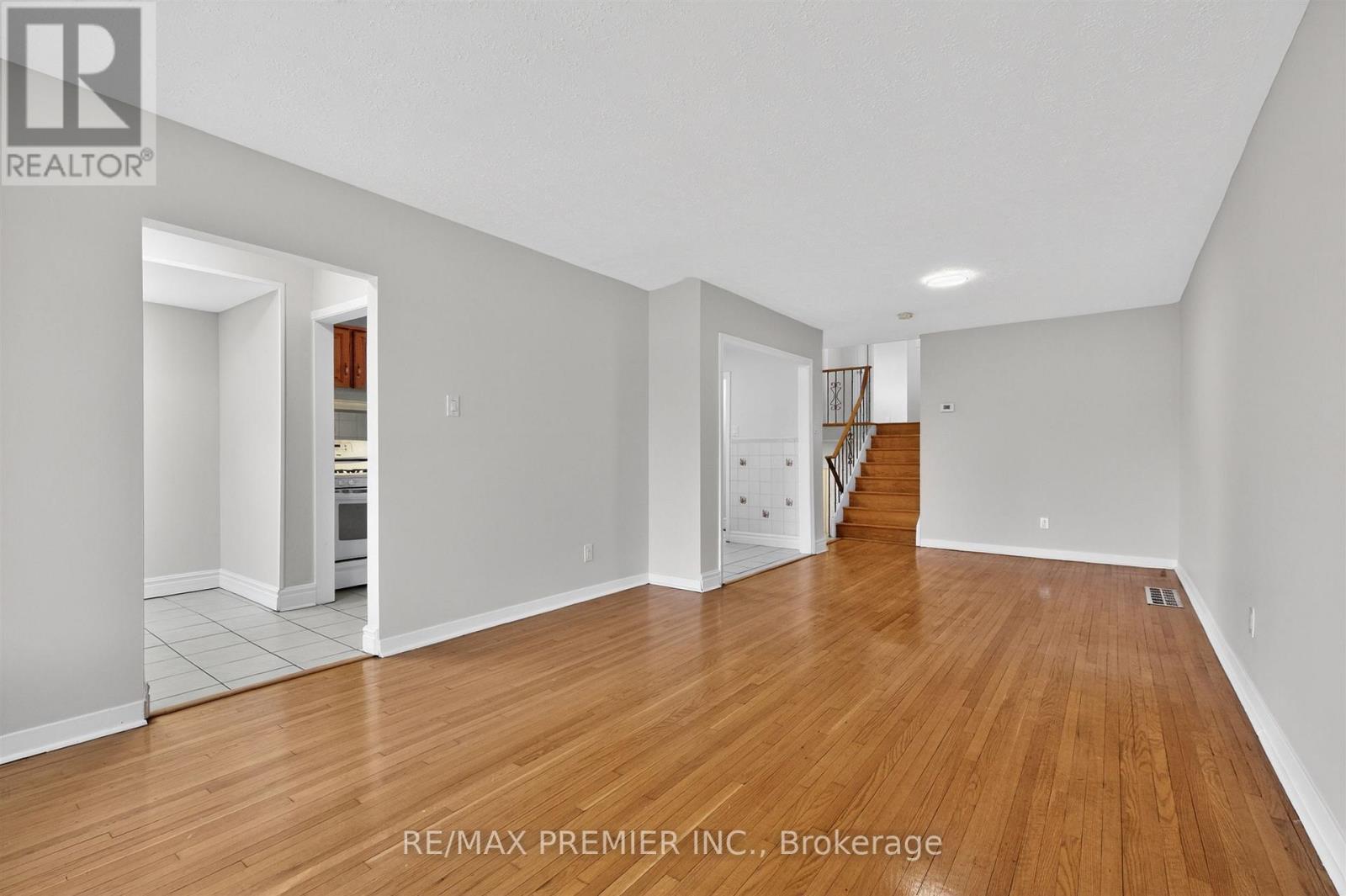 39 Hucknall Road, Toronto, Ontario  M3J 1V7 - Photo 8 - W13014148