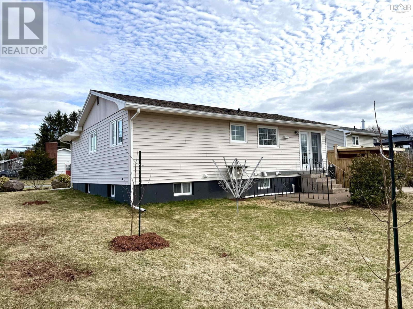 24 Rhodes Avenue, Amherst, Nova Scotia  B4H 2J2 - Photo 5 - 202601796