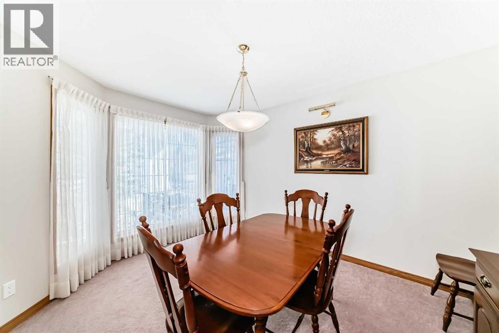 220 Rocky Ridge Villas Nw, Calgary, Alberta  T3G 4R3 - Photo 15 - A2297086