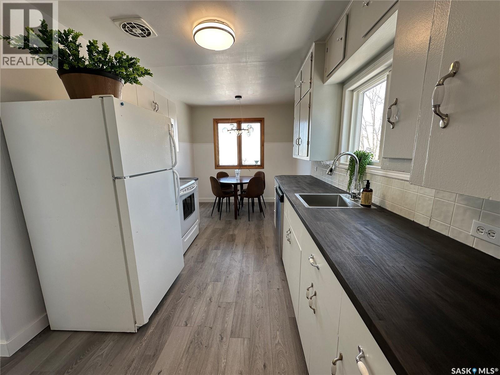 105 5th Avenue W, Shellbrook, Saskatchewan  S0J 2E0 - Photo 3 - SK033190