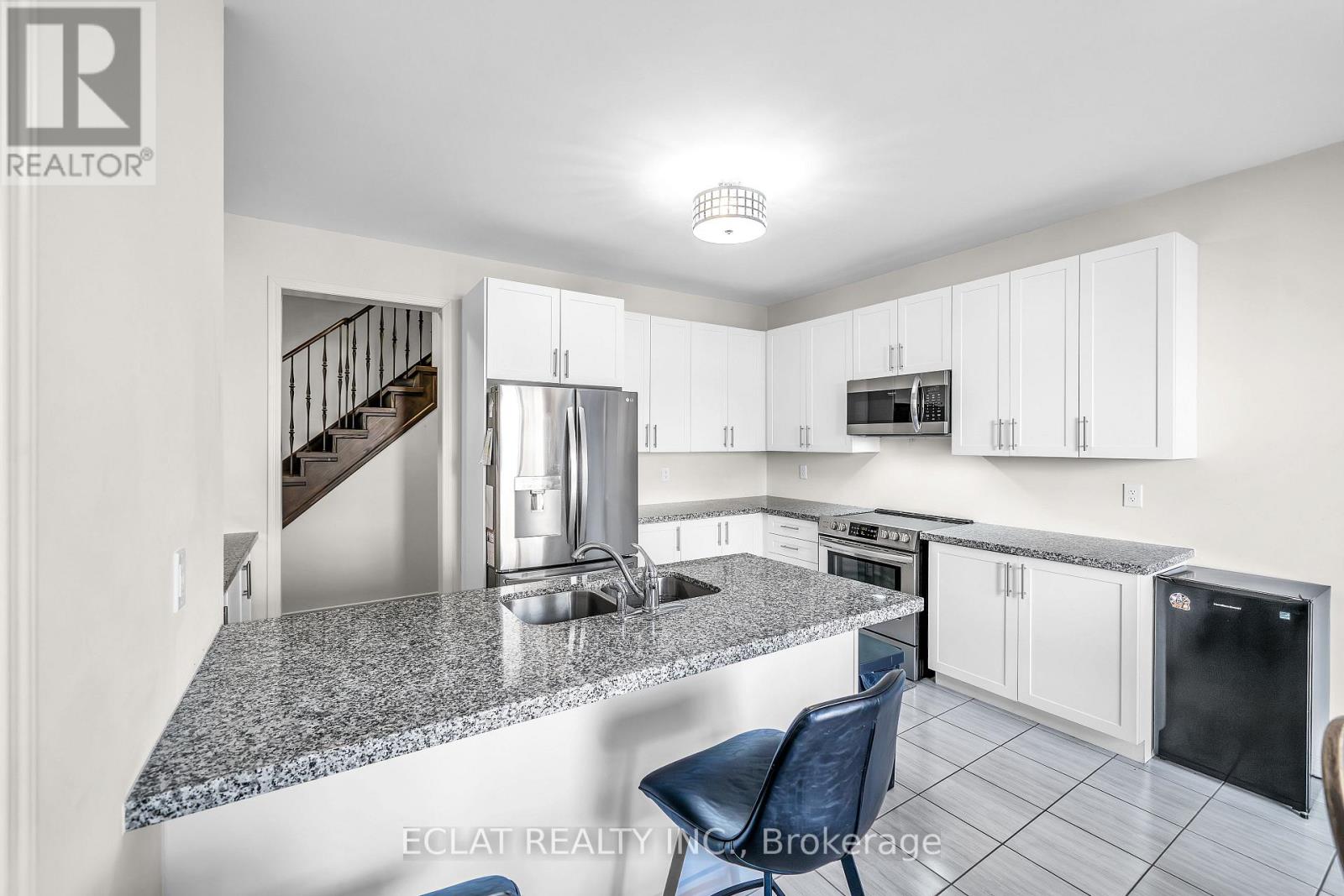 2553 Craftsman Drive, Oshawa, Ontario  L1L 0M4 - Photo 9 - E13009862