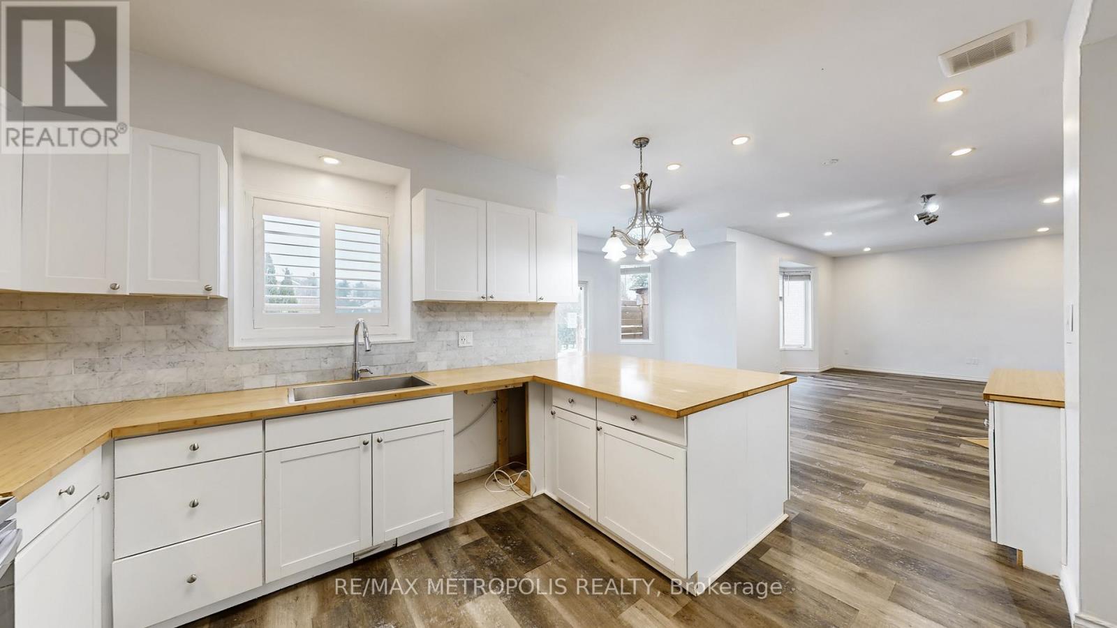 183 Valmont Court, Hamilton, Ontario  L9G 5A1 - Photo 18 - X13014066