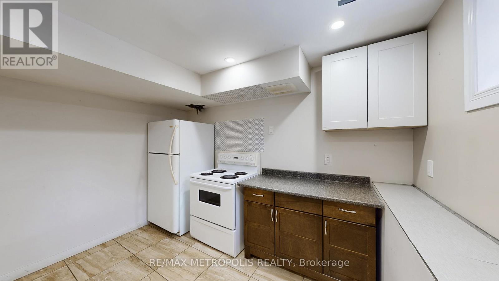 183 Valmont Court, Hamilton, Ontario  L9G 5A1 - Photo 42 - X13014066